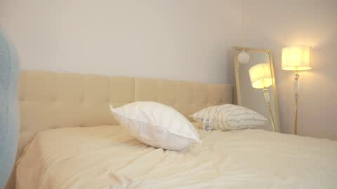 Snapshot of sexxylorry chatting on 09.22.25 Lorry small boobs and Maya big boobs friends with benefits online show from 09.22.25