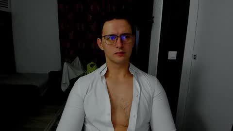 Snapshot of sexxymuscles4u chatting on 12.04.25 Sexxymuscles4U online show from 12.04.25