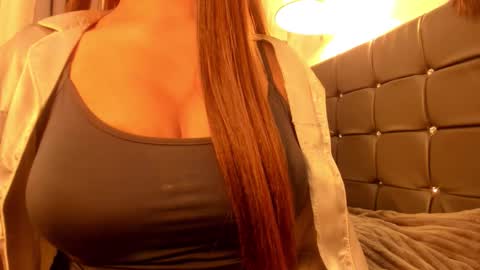 Snapshot of sexy_asian_sandy chatting on 02.20.26 sandy online show from 02.20.26