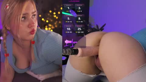 Snapshot of sexy_blonde_doll chatting on 12.29.24 Lina online show from 12.29.24