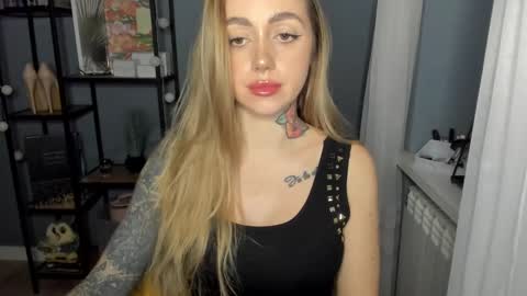 C o r a l i e online show from 12.01.24