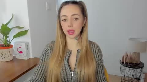 C o r a l i e online show from 01.24.25