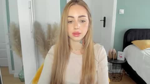 C o r a l i e online show from 04.23.26