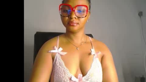 Snapshot of sexy_ebonygirl_ chatting on 02.07.26 Clara online show from 02.07.26