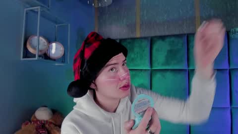 Snapshot of sexy_hot_boyy chatting on 12.05.24 Dereck Martinez online show from 12.05.24