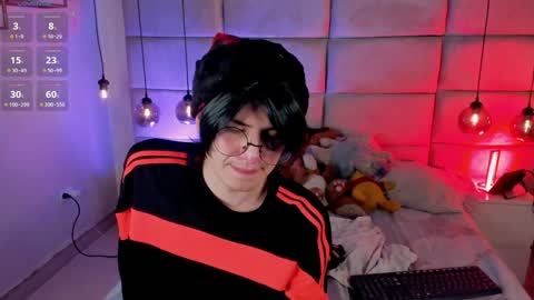 Snapshot of sexy_hot_boyy chatting on 12.10.24 Dereck Martinez online show from 12.10.24