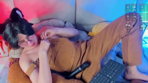 Snapshot of sexy_hot_boyy chatting on 12.13.24 Dereck Martinez online show from 12.13.24