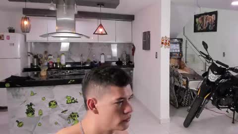 WENDY  MAX  AND VICKY online show from 10.05.25