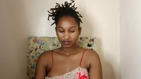 Snapshot of sexy_joyline chatting on 03.25.26 joy online show from 03.25.26