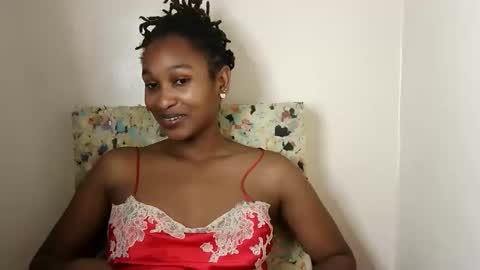 Snapshot of sexy_joyline chatting on 04.01.26 joy online show from 04.01.26