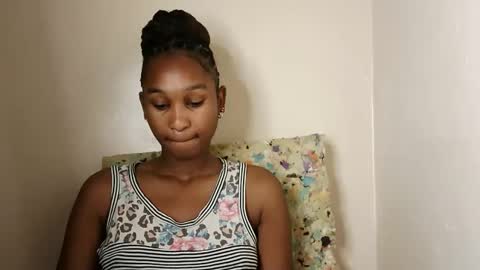 Snapshot of sexy_joyline chatting on 04.06.26 joy online show from 04.06.26