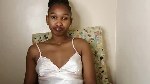 Snapshot of sexy_joyline chatting on 04.08.26 joy online show from 04.08.26