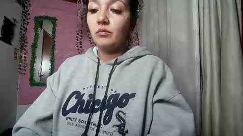 Snapshot of sexy_lolas chatting on 06.22.26 sexy lolas online show from 06.22.26