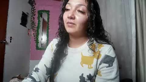 Snapshot of sexy_lolas chatting on 07.15.26 sexy lolas online show from 07.15.26