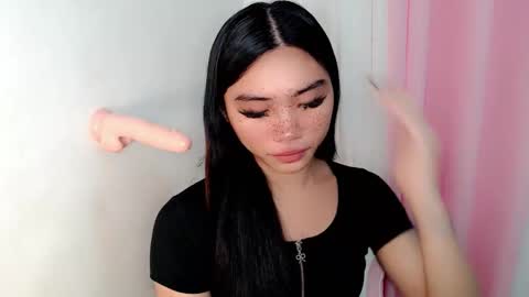 Snapshot of sexy_mikaxoxo chatting on 09.15.25 mika online show from 09.15.25