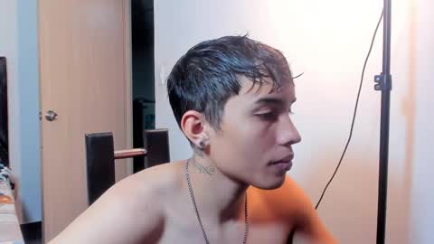 Snapshot of sexy_molly09 chatting on 11.04.25 sexy_molly09 online show from 11.04.25