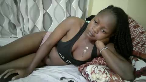Snapshot of sexy_nanah chatting on 05.19.26 sexy_nanah online show from 05.19.26