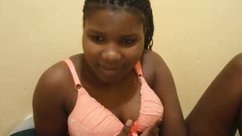 Snapshot of sexy_roz chatting on 03.08.26 Queen online show from 03.08.26