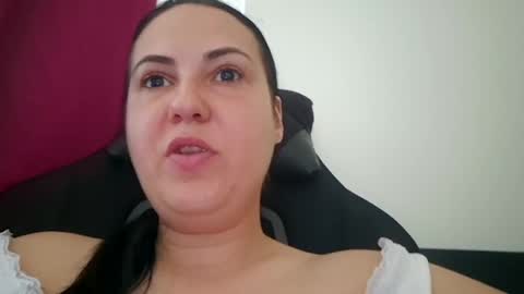 Snapshot of sexy_slimm25 chatting on 06.26.26 Slimm online show from 06.26.26