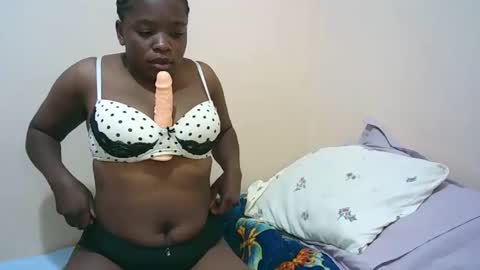 Snapshot of sexy_tiffah33 chatting on 11.13.25 Tiffah online show from 11.13.25