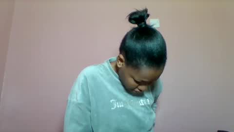 sexyapple2002 online show from 09.12.25