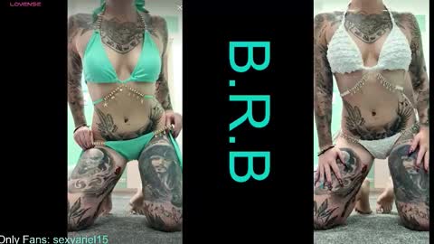 Snapshot of sexyariel15 chatting on 11.11.25 SexyAriel15 online show from 11.11.25