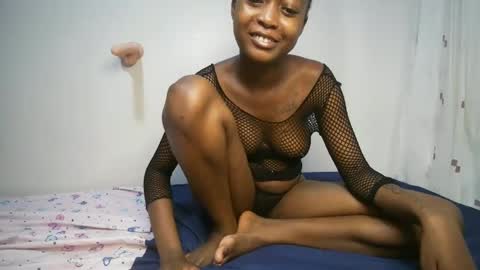 sexyasspetitte_ online show from 01.11.25