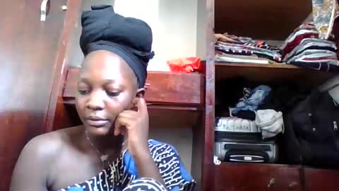 Snapshot of sexybelair chatting on 02.16.26 sexyleir online show from 02.16.26