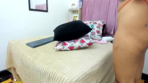 sexybrown_2005 online show from 12.27.24