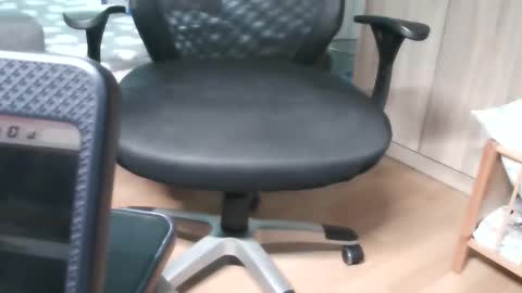 Snapshot of sexybub2 chatting on 12.18.24 sexybub2 online show from 12.18.24