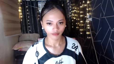 Miss Cheng online show from 11.12.25