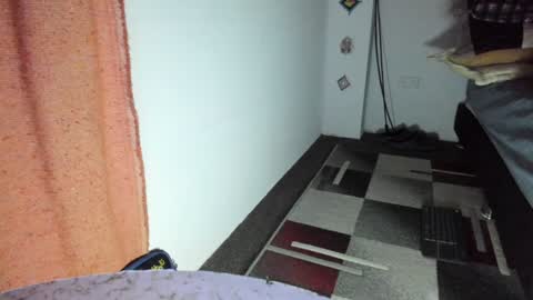 Snapshot of sexycolombian2022 chatting on 01.03.25 Antonioylola online show from 01.03.25