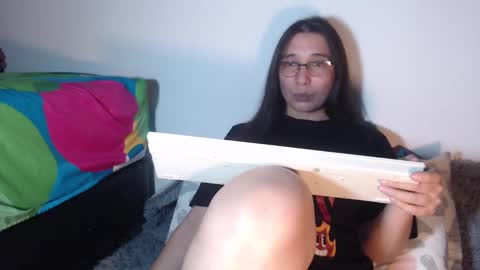 Coralinne online show from 02.05.25