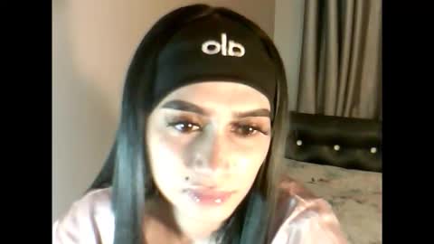 Snapshot of sexydiva02 chatting on 12.04.25 sexydiva02 online show from 12.04.25