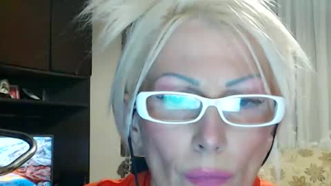 Snapshot of sexyeni chatting on 06.20.26 ENI pvt moan your name WHEN I M NOT online you tell me in SNAPCHAT deal yes add me... FREE TWITTER magiconline101...... online show from 06.20.26