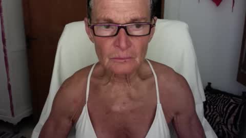 Snapshot of sexyfit58 chatting on 05.20.26 SexyFit58 online show from 05.20.26