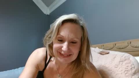 LisaisLuscious online show from 01.30.25