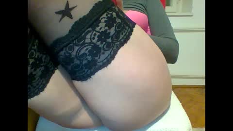 Snapshot of sexyfootlady chatting on 02.09.25 sexyfootlady online show from 02.09.25