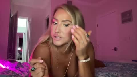 Ashley Love online show from 09.30.25