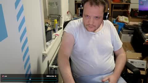 Snapshot of sexyhotboy87 chatting on 12.23.24 Henry online show from 12.23.24