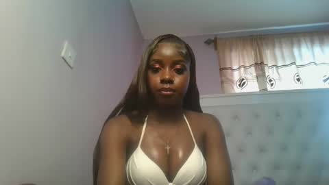 Snapshot of sexykitten200 chatting on 02.15.26 SexyKitty online show from 02.15.26