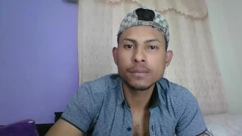 Snapshot of sexyleon69 chatting on 09.15.25 Sexy leon online show from 09.15.25