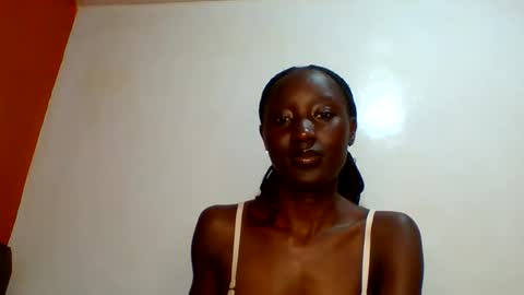 Snapshot of sexylucia5 chatting on 05.29.26 sexylucia5 online show from 05.29.26