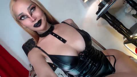 Snapshot of sexylusty2258 chatting on 01.03.25 Queen Sofia online show from 01.03.25