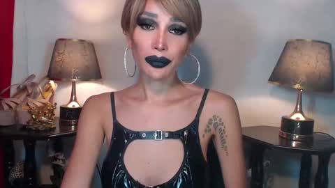 Snapshot of sexylusty2258 chatting on 12.05.25 Queen Sofia online show from 12.05.25