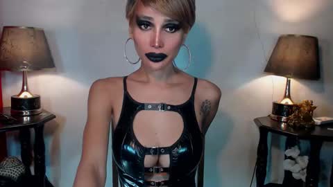 Queen Sofia online show from 05.28.26