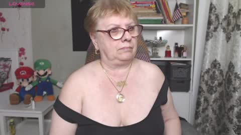 Snapshot of sexylynette4u chatting on 05.05.26 sexylynette4u online show from 05.05.26