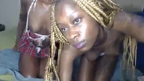 Snapshot of sexynoreh chatting on 10.22.25 Noreh online show from 10.22.25