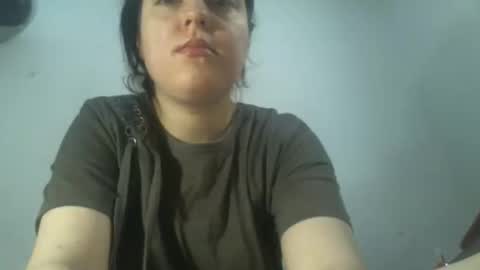 Snapshot of sexynyu18 chatting on 11.23.25 Alex online show from 11.23.25