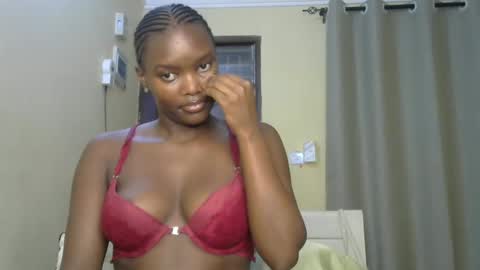 Lee online show from 03.11.25